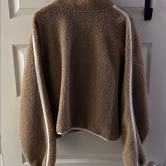 Cozy Brown Sherpa Pullover OLD NAVY BRAND NEW - Picture 3 of 3